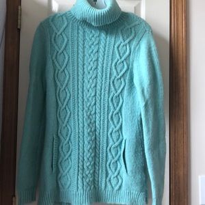 Vineyard Vines sweater